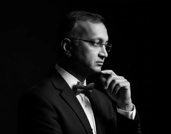 Portrait of Sripal Bachawat in formal attire